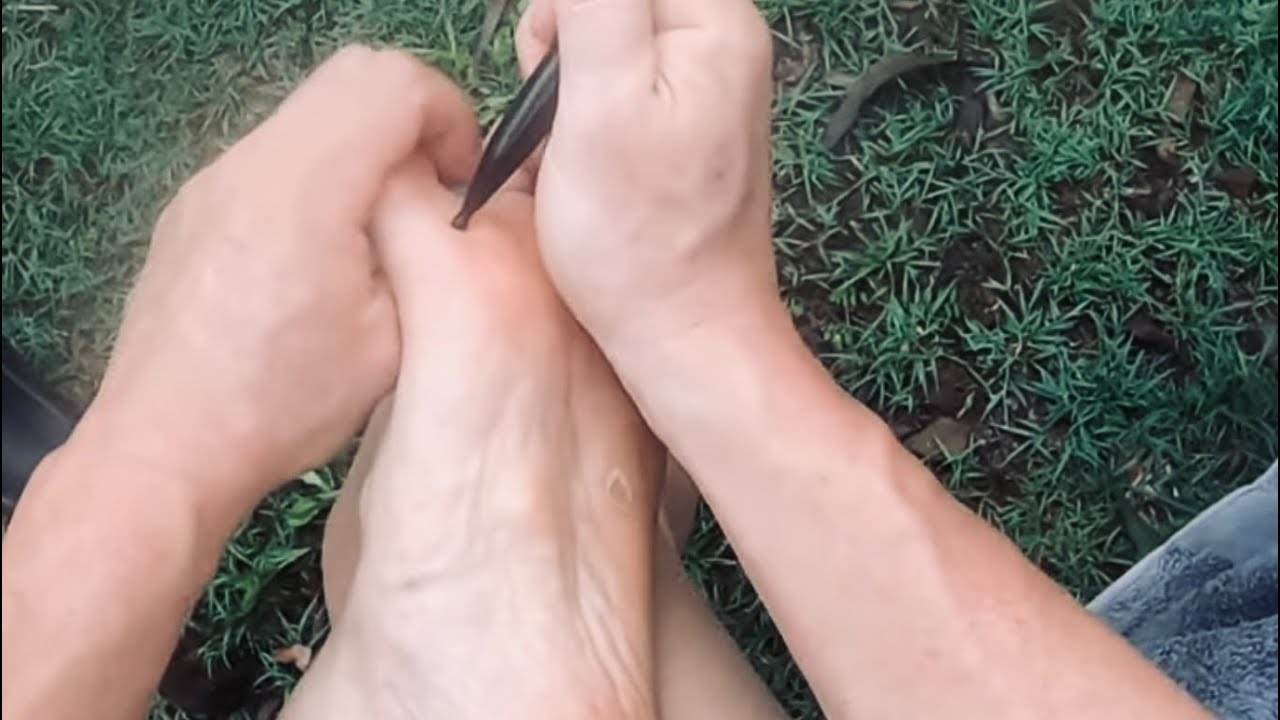 How to massage your own feet. Self massage foot reflexology part 3