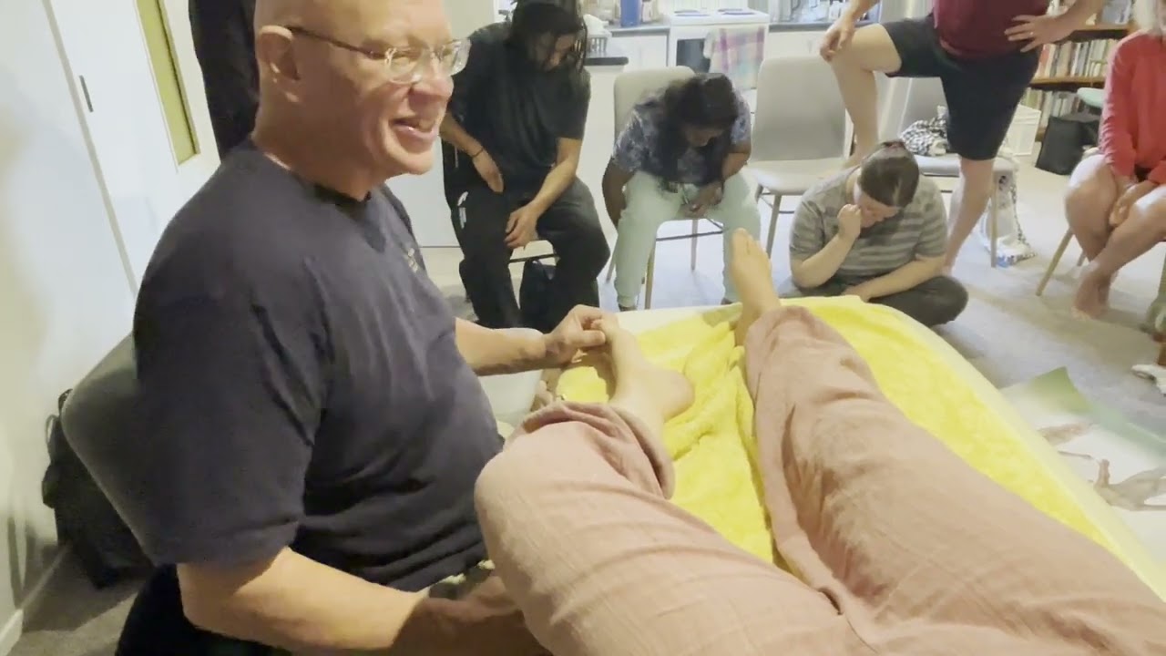 Raynor Massage Bands of Tension Part 1. Brandon Raynor teaching in New Zealand.